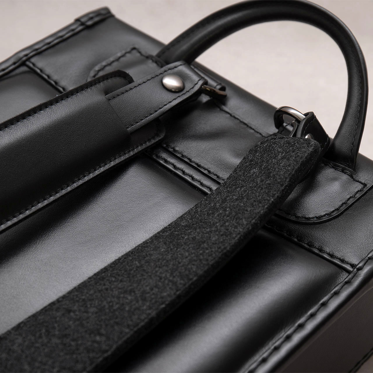 anjoerフラップバッグ